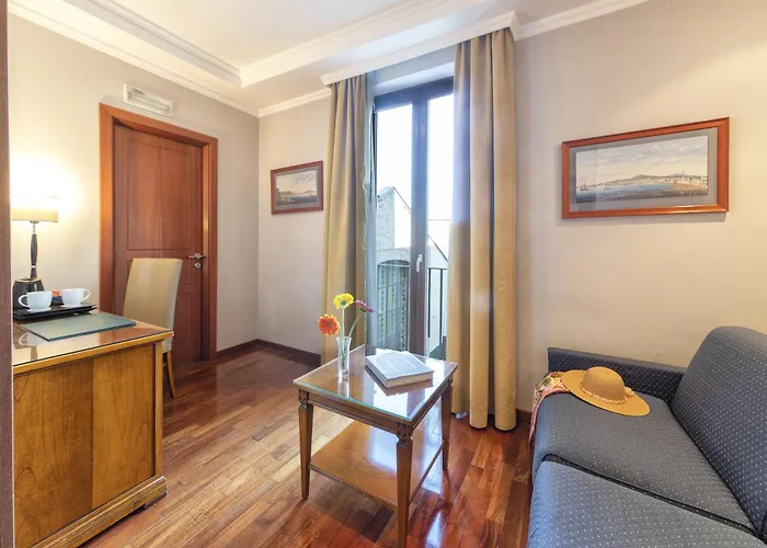 Palazzo Turchini 4* נאפולי